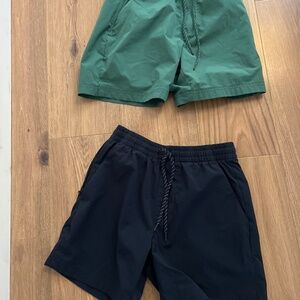 2 pairs XS J. Crew men’s flex shorts